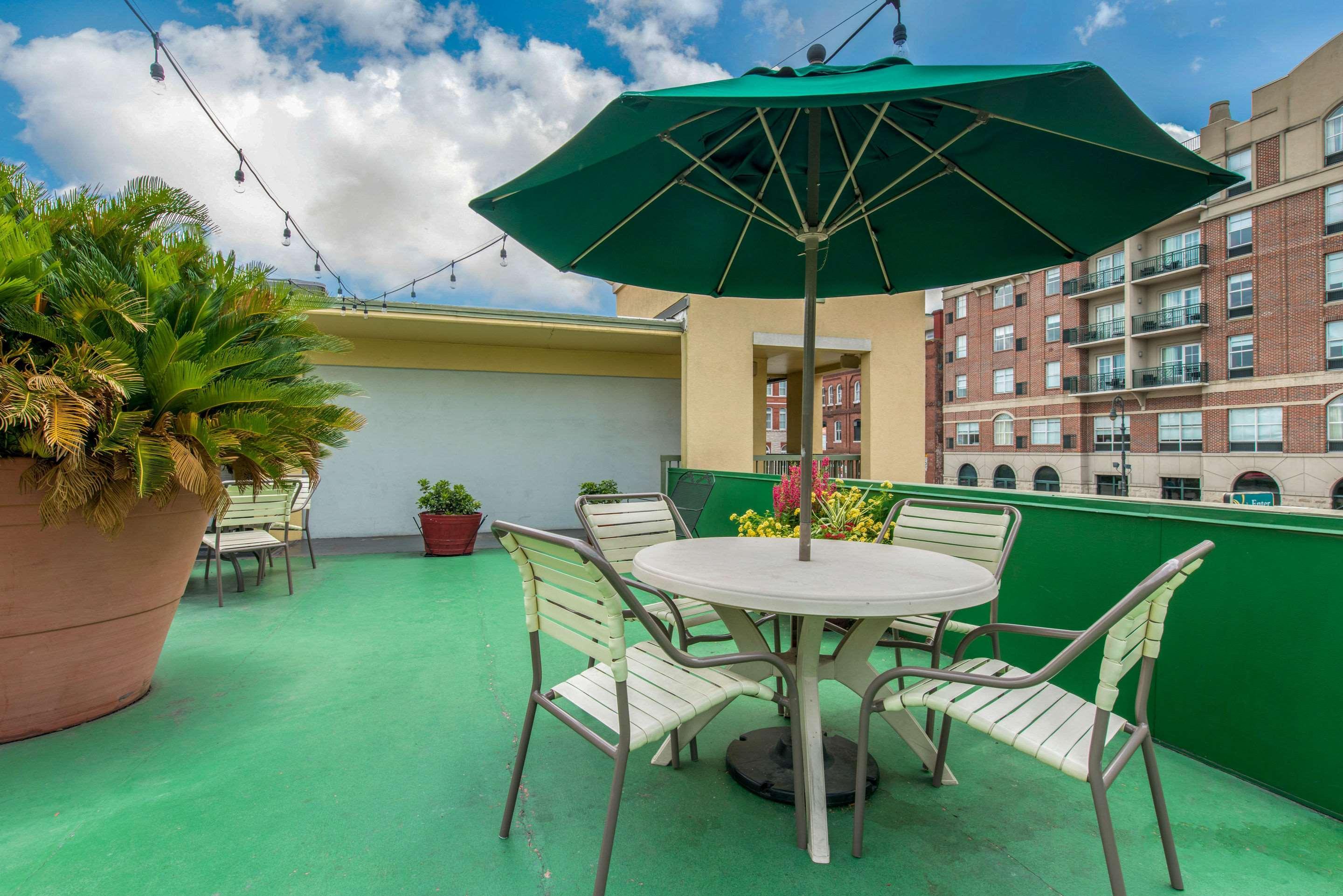 Quality Inn Savannah Historic District Екстер'єр фото