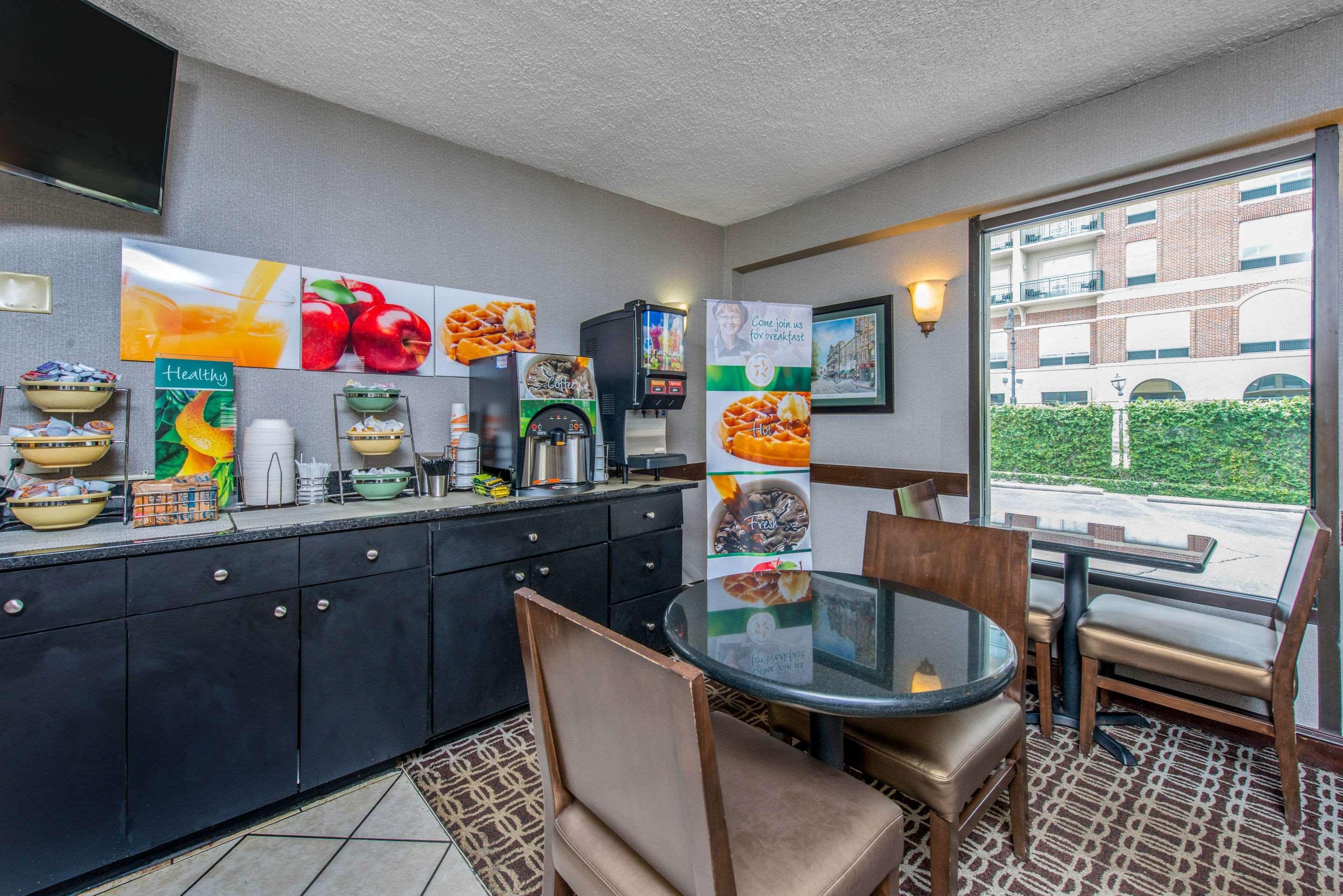 Quality Inn Savannah Historic District Екстер'єр фото