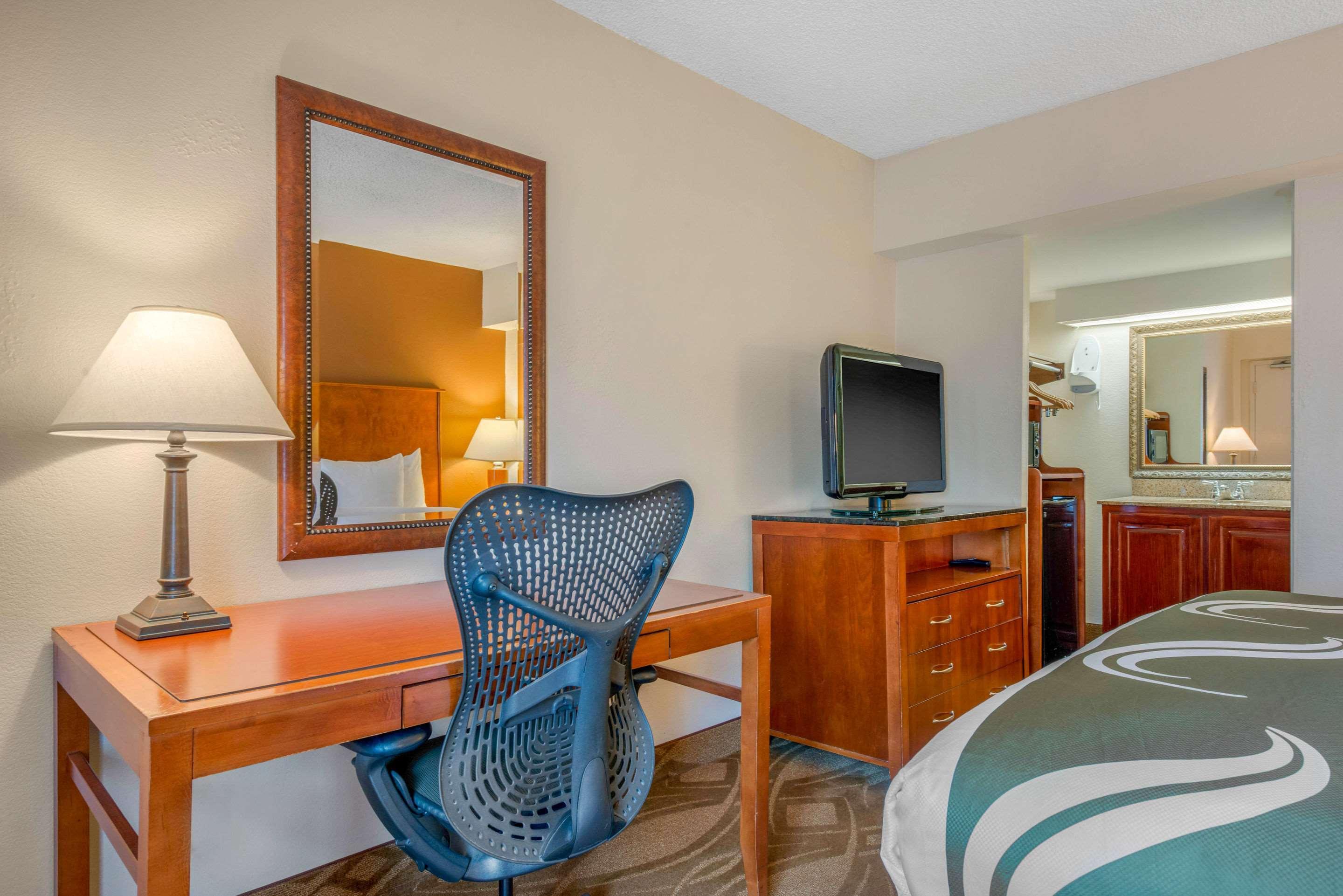 Quality Inn Savannah Historic District Екстер'єр фото