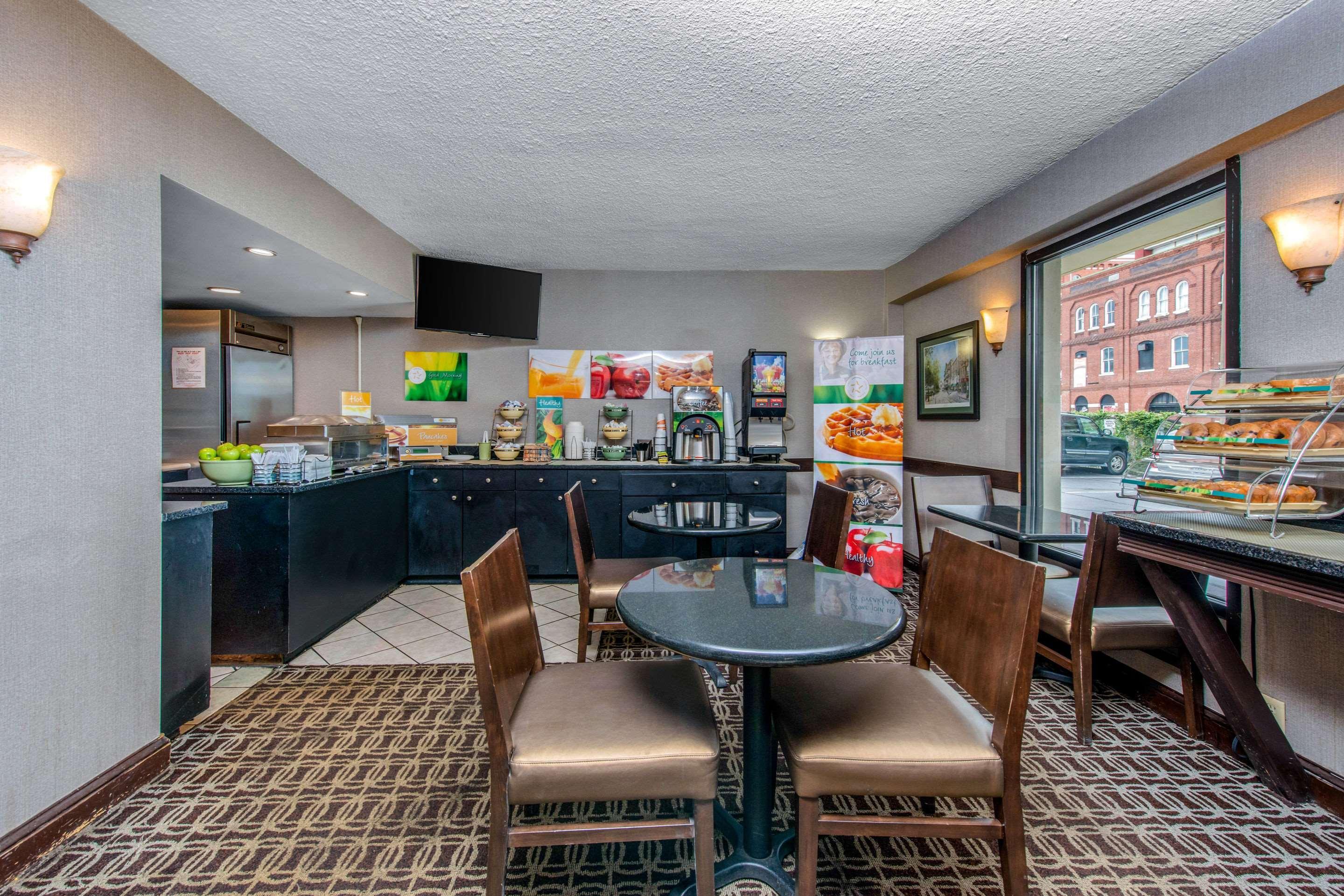 Quality Inn Savannah Historic District Екстер'єр фото