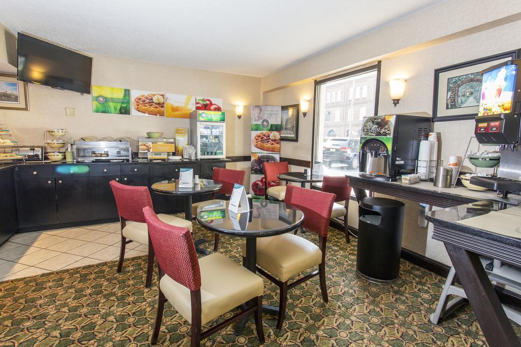 Quality Inn Savannah Historic District Екстер'єр фото