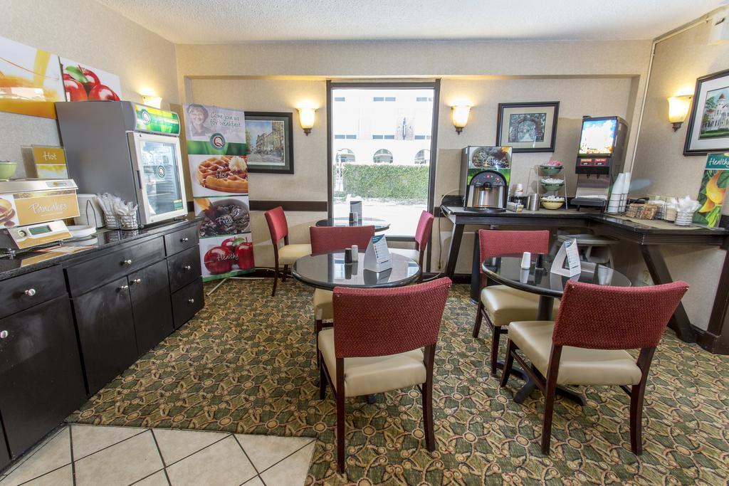 Quality Inn Savannah Historic District Екстер'єр фото