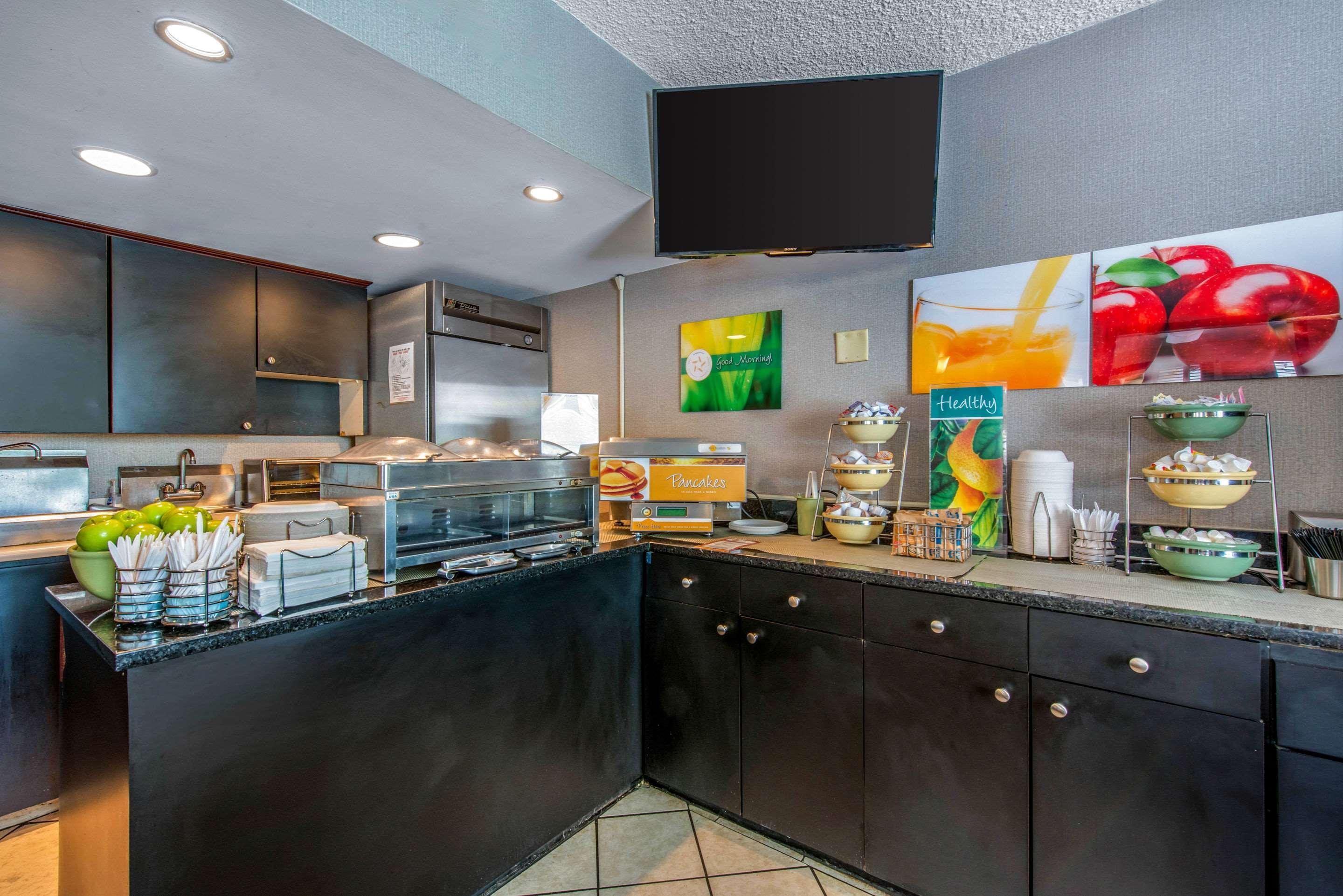 Quality Inn Savannah Historic District Екстер'єр фото