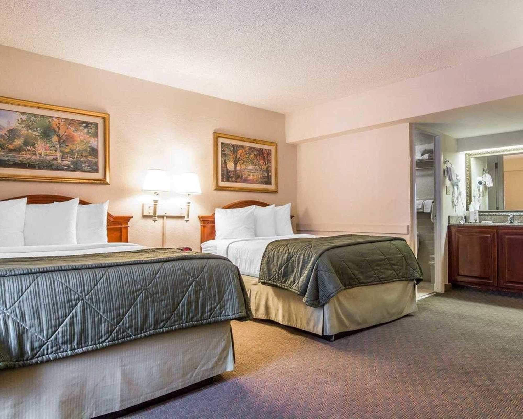 Quality Inn Savannah Historic District Екстер'єр фото