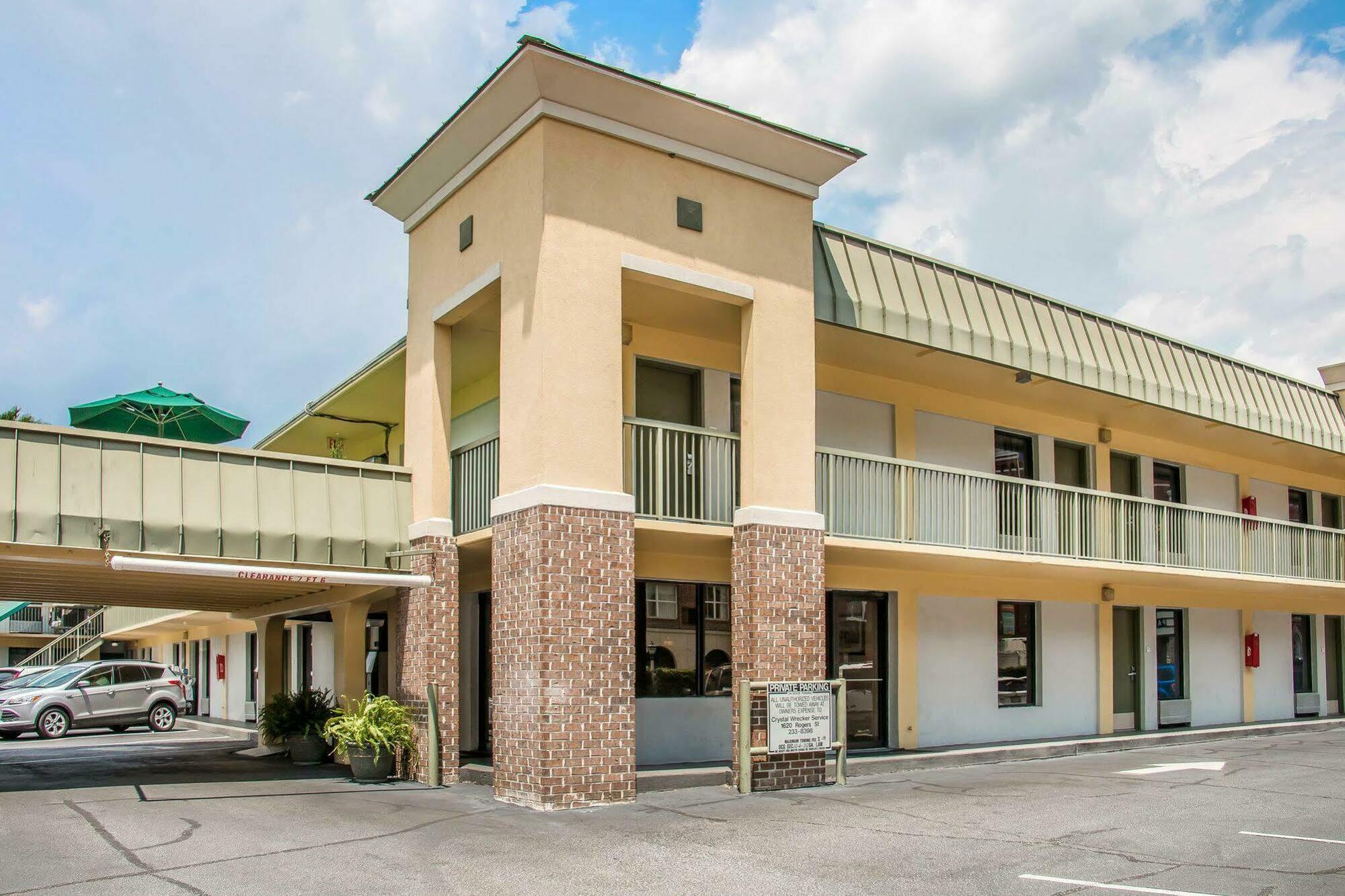 Quality Inn Savannah Historic District Екстер'єр фото
